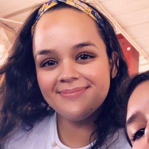 Meet your Posher, Alejandra